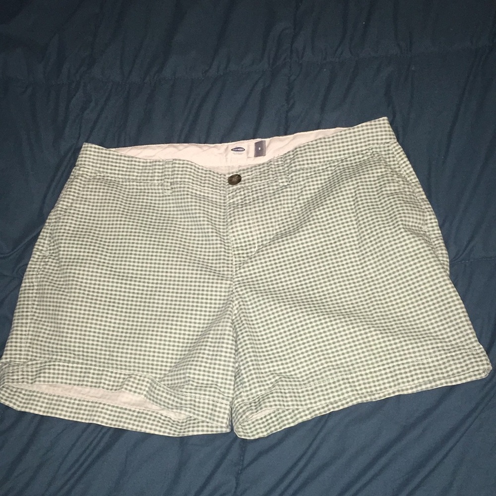 Old navy green gingham size 8 shorts